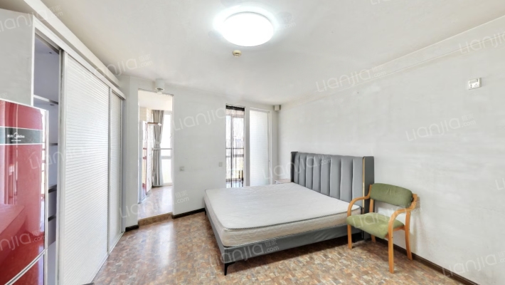 天安恒隆花园二手房实景图