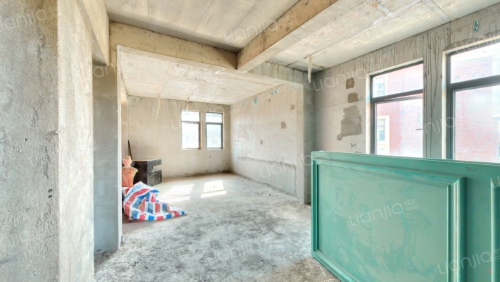 德成红墅二手房实景图