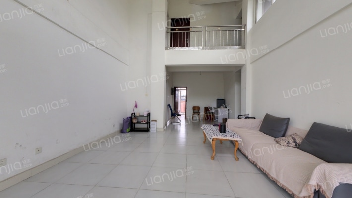 彩虹大道南段18号二手房实景图