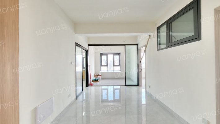 湖景华厦二手房实景图