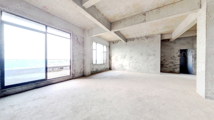 聚源汽车电商城二手房实景图