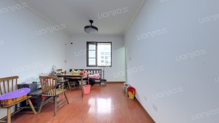 桐鹤名苑三区二手房实景图