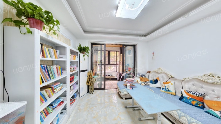 万达揽湖苑C区二手房实景图