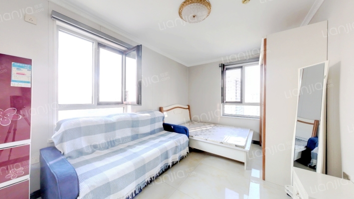 皇家首座二手房实景图