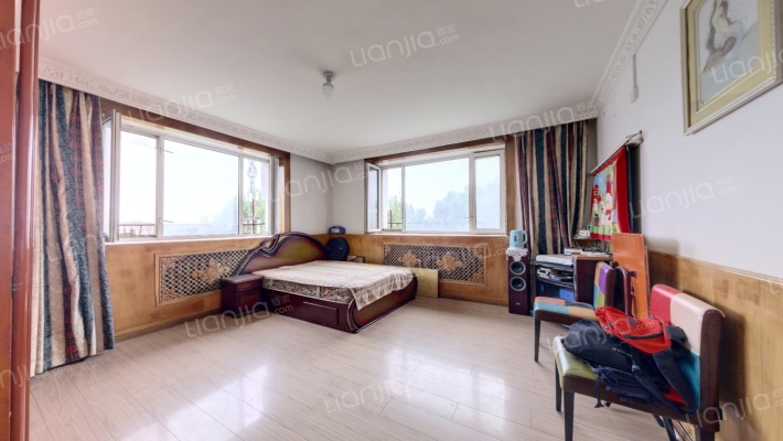 一机路教师楼二手房实景图