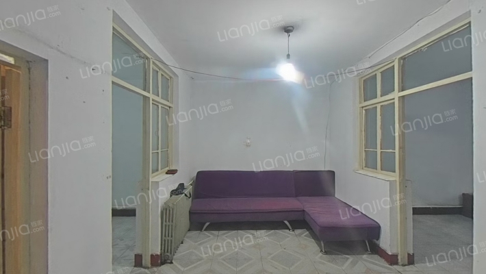 青年路42号院二手房实景图