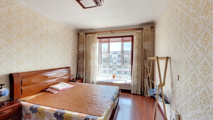 海盛中心花园二手房实景图