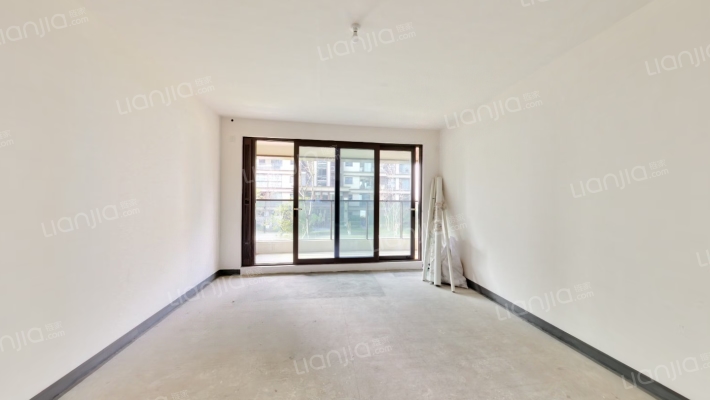 云麓台一组团二手房实景图