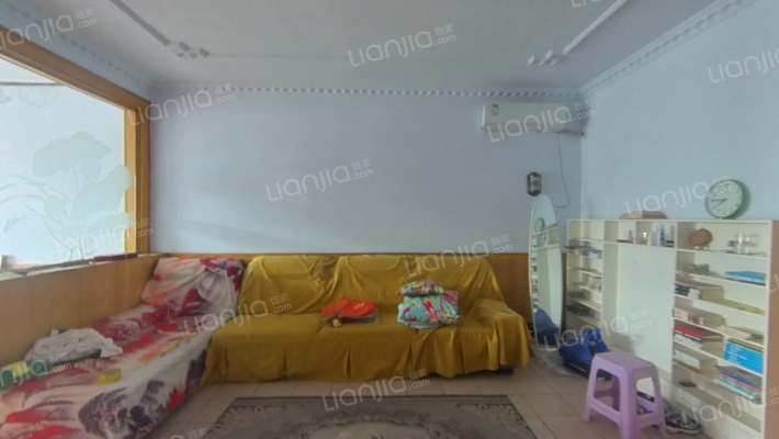 保险公寓二手房实景图