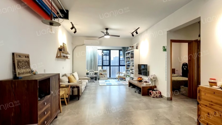 君临嘉龙公馆二手房实景图