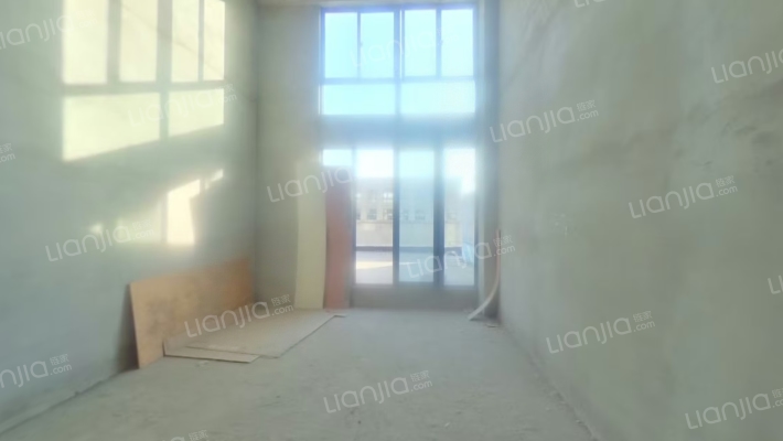 卫真农贸城二手房实景图