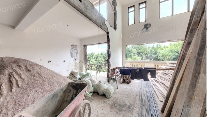 保利山庄别墅二手房实景图