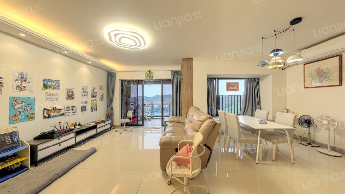 嘉朗湖畔二手房实景图