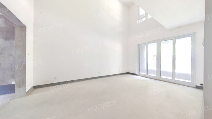 万科遇见山二手房实景图