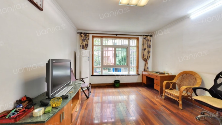 河畔花园二手房实景图