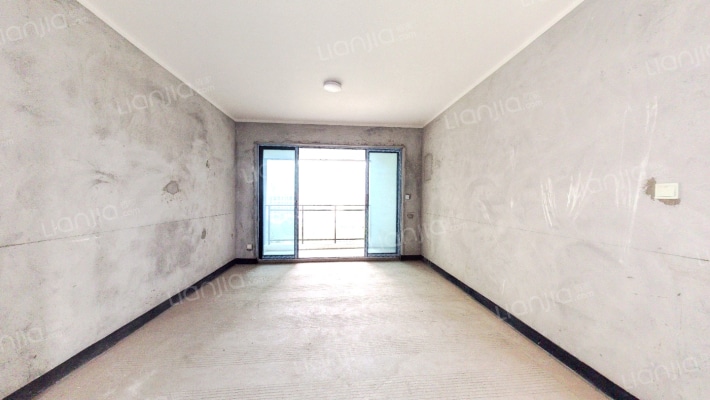 荣安林语春风B区二手房实景图