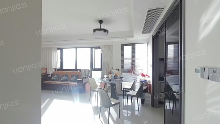 新鸿·奥莱金街二手房实景图