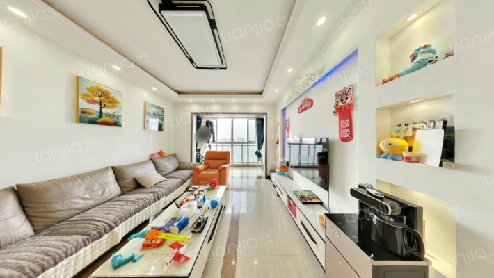 置信逸都B区二手房实景图