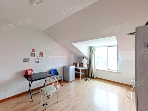 合租·风和日丽 5居室 复式 南/北卧