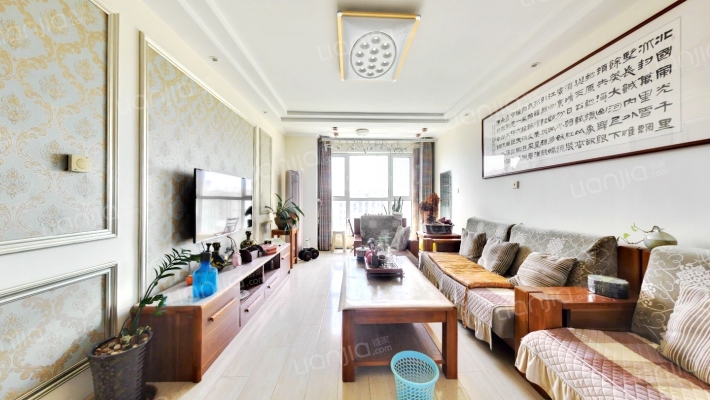 海尔鼎世华府B区二手房实景图