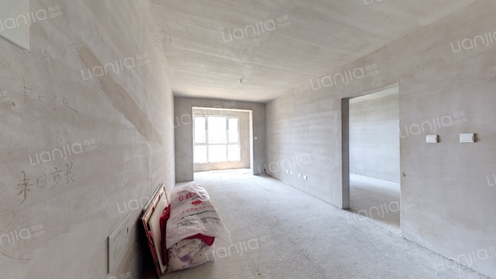 全南向两居 随时可看 有钥匙，采光上午没有影响-客厅