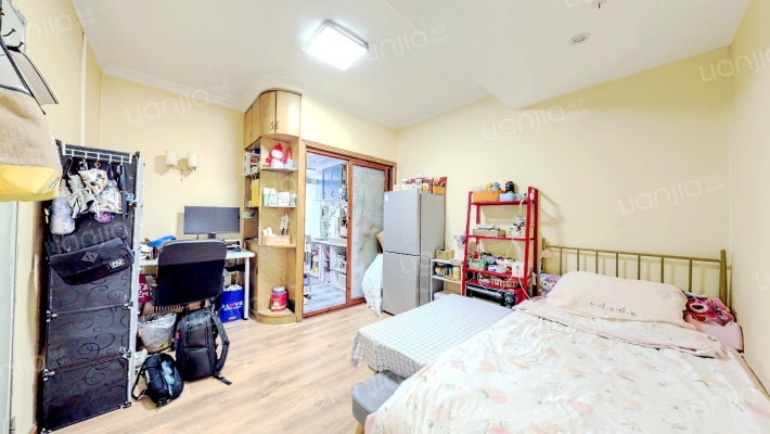 高发公寓二手房实景图