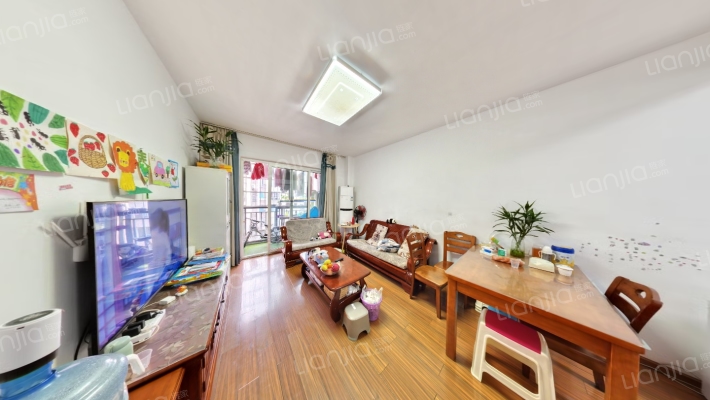 红色佳苑二手房实景图