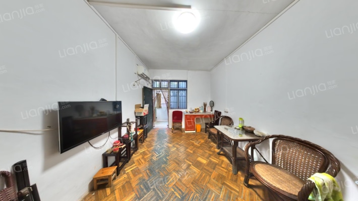 凯旋路184号二手房实景图