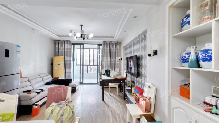 联峰雅园二手房实景图