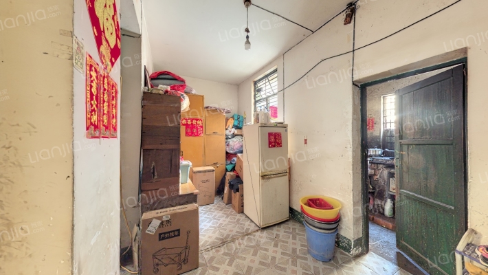 手表厂生活区二手房实景图