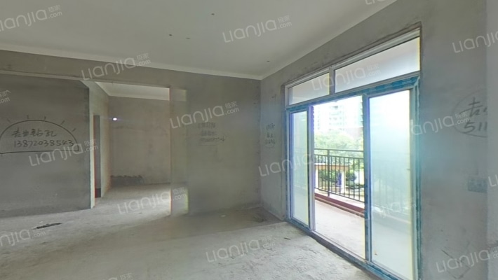 艺星湖景苑二手房实景图