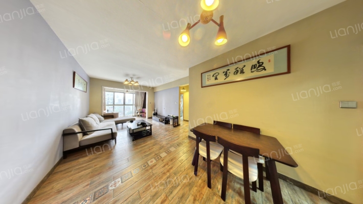 花样年龙年国际中心二手房实景图