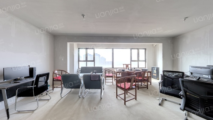 保利领秀山十区二手房实景图