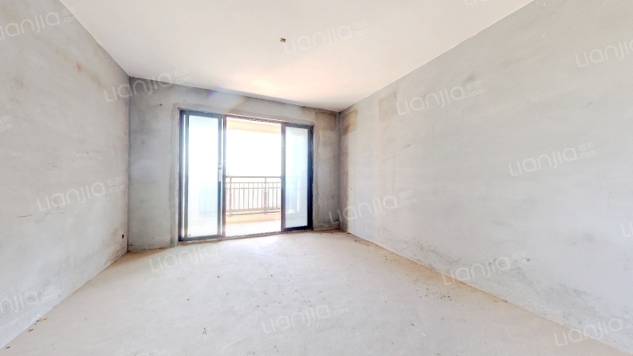 华硕御龙苑二手房实景图