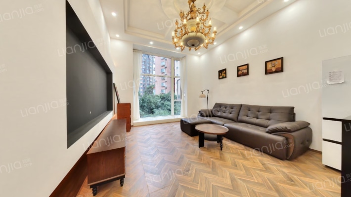 会所花园二手房实景图