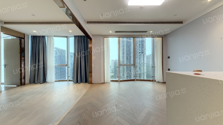 绿地铂瑞公馆二手房实景图