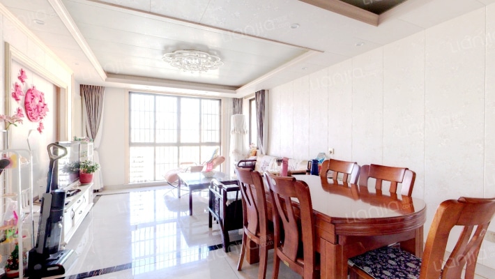 嘉德花苑二手房实景图