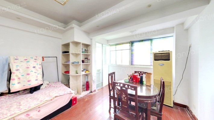 中凯华庭二手房实景图