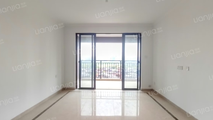 彰泰红二手房实景图