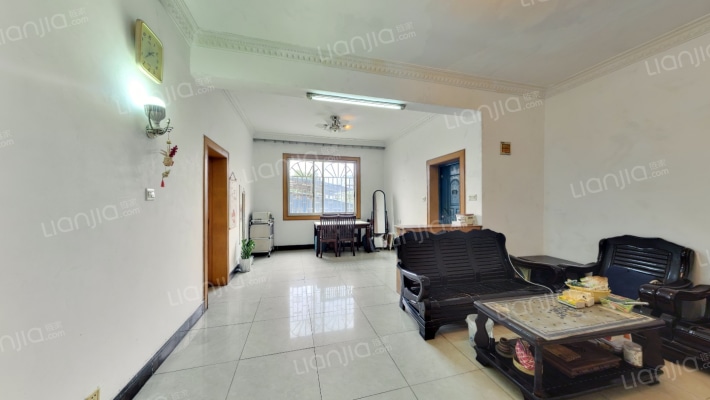 新盛花园二手房实景图