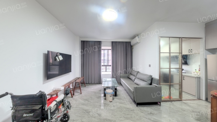 霁虹雅苑二手房实景图