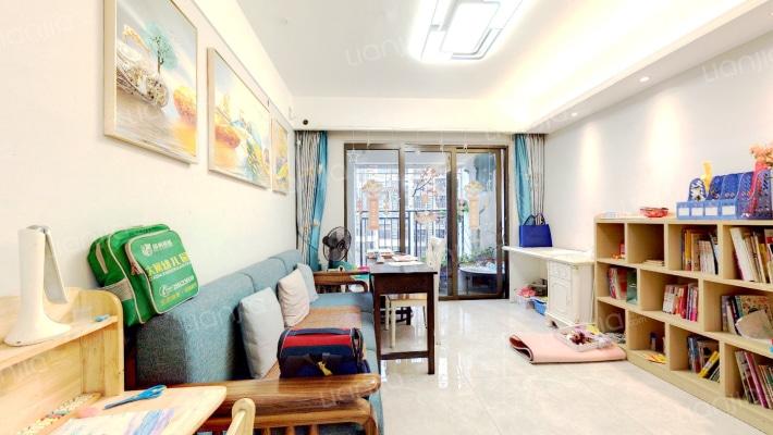 中雅江湾二手房实景图