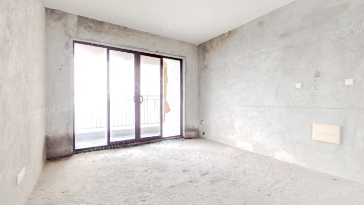 信鸿蔚蓝海岸二手房实景图