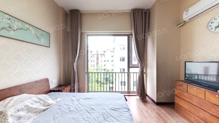 新城璞樾和山二手房实景图