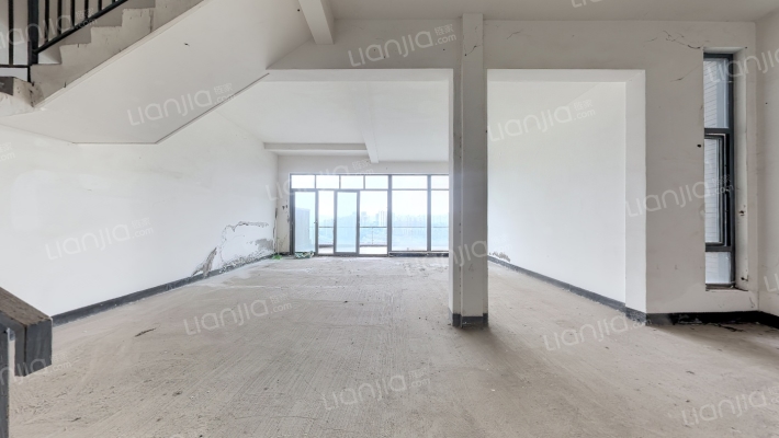 协信阿卡迪亚江域27峰二手房实景图