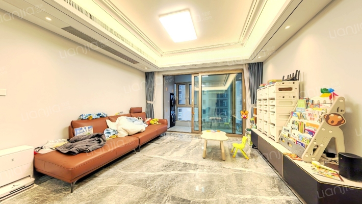 金地悦江时代悦峯二手房实景图