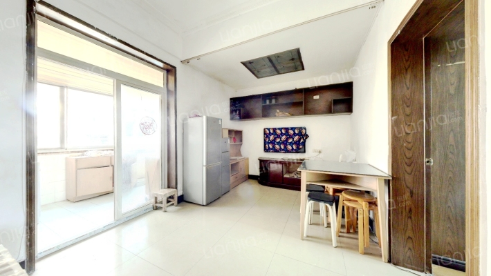 德望社区二手房实景图