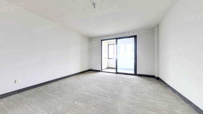 恒润嘉苑二手房实景图