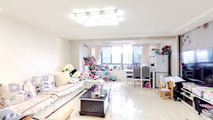 荷里活二手房实景图