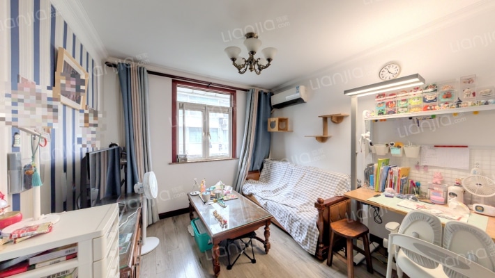 平型关路300弄二手房实景图